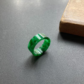 糯种阳绿辣色翡翠圆环