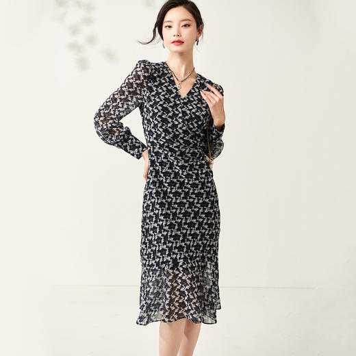 剩S/M/L/XL 芳外【纺纱兔年印花雪纺裙】2025春季新款轻薄微透鱼尾裙 商品图6