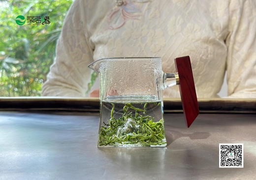 春茶上市｜保靖黄金茶1号（明前精品）开园头采 形美色绿味醇鲜甜爽嫩满满氨基酸和甜玉米香以及带有鲜美土鸡汤味儿～聚茗缘牌黄金茶，值得全国茶友信赖和喜欢。轻奢锡罐礼盒装，净含量100g（50g*2罐） 商品图3