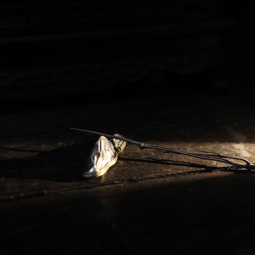 乾茂号/纯银山石  银山铜底搁架 摆件茶道配件   长约5.3cm 商品图7