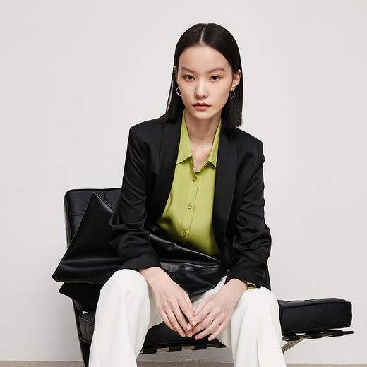 【品牌优选】【合作直发】IN AND ON21456春季新款青果领丝质西服轻奢缎面一粒扣职业西装 商品图7