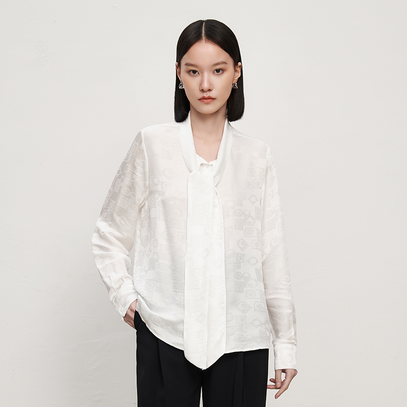 IN AND ON53157桑蚕丝提花飘带衬衫女春款气质时尚百搭质感衬衣