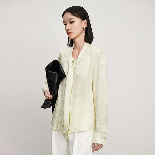 IN AND ON53157桑蚕丝提花飘带衬衫女春款气质时尚百搭质感衬衣 商品图6