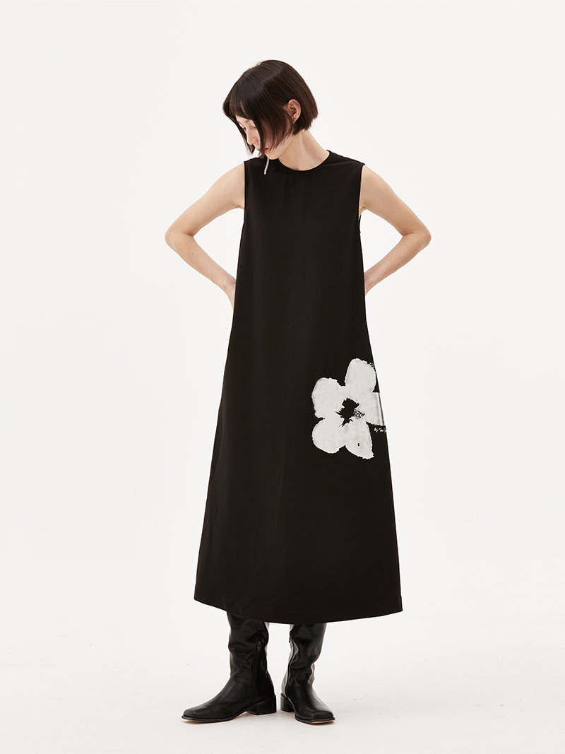 ForPoem 22SS烫金系列 花朵A字原创设计高级感休闲无袖极简连衣裙