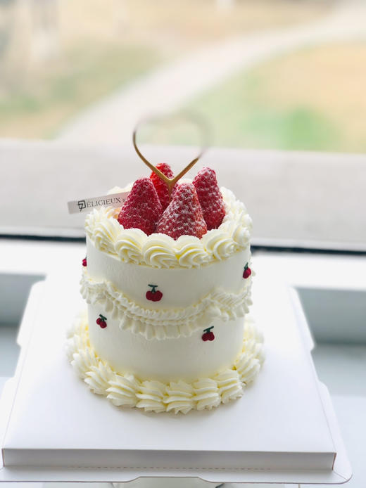 小裱花草莓蛋糕 商品图1
