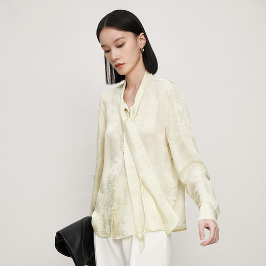 IN AND ON53157桑蚕丝提花飘带衬衫女春款气质时尚百搭质感衬衣 商品图5