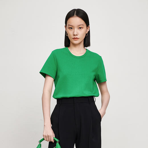 IN AND ON53149绿色纯棉基础款圆领T恤女短袖重工纯色正肩内搭打底上衣 商品图0