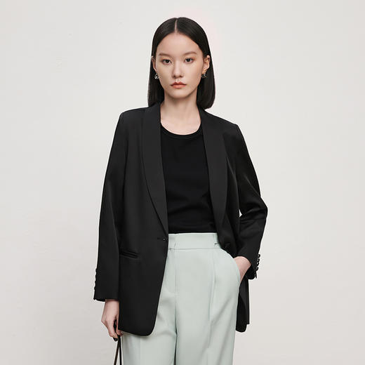 【品牌优选】【合作直发】IN AND ON21456春季新款青果领丝质西服轻奢缎面一粒扣职业西装 商品图6