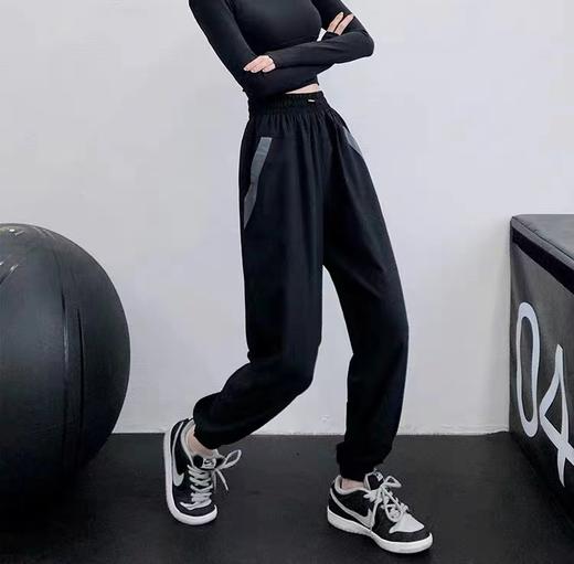 跃牌【明丽逸动】系列 新款速干运动裤女宽松高腰健身长裤梭织直筒收脚哈伦休闲卫裤AL8039 商品图2