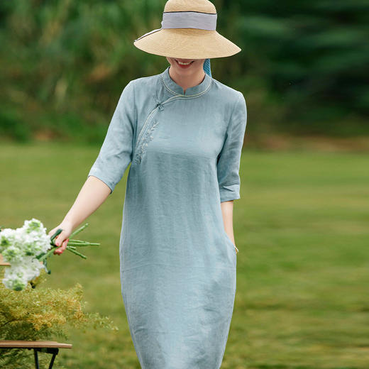 新款原创设计国风，改良亚麻旗袍连衣裙文艺绣花立领侧开叉YM-C009 商品图3