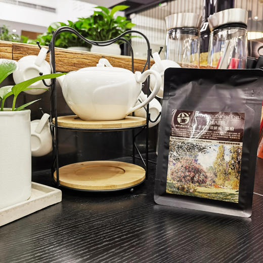 杞冠臻选 | 卡布奇诺拼配·寨府【中度烘焙】专为制作卡布奇诺等牛奶咖啡量身定制的一款意式拼配，其丰富的油脂，后段浓郁的可可坚果味道，酸度适中，入口醇香，加入牛奶时有了更好的甜度。227克/袋 商品图0