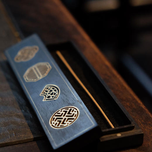 紫光檀嵌铜 中国传统窗纹线香盒  香座 轻奢实木香盒  规格16.4*3.4*1.9cm  50011667 商品图2