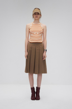 胸部结构线修身背心