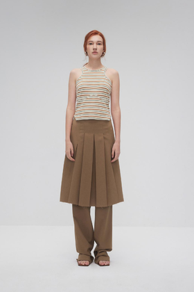 胸部结构线修身背心