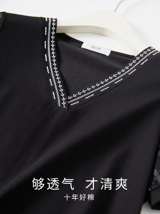 【专属特价】熙世界雪纺短袖拼接刺绣V领T恤女设计感小众黑色上衣2025夏装新款 商品图6