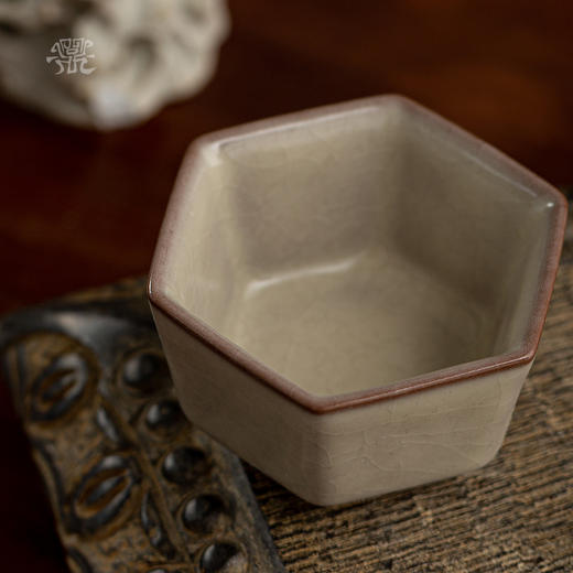 问鼎哥窑 致巧款 六角杯 商品图1