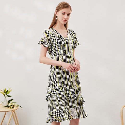EITIE爱特爱夏季新款洋气显瘦几何印花通勤连衣裙7007707 商品图2