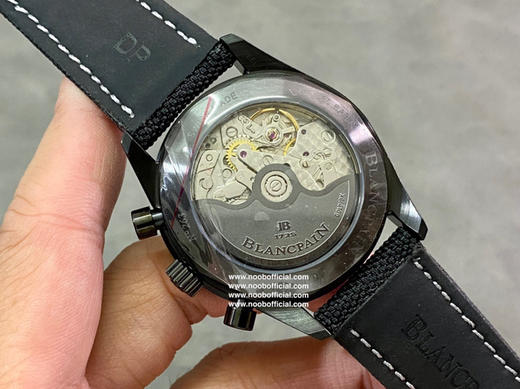 NOOB宝珀五十寻计时深潜器飞返计时码表问世了，直径43mm。【表壳】牙圈对版，立体感强！永不退色，手感爽滑且不伤肌肤。 商品图10