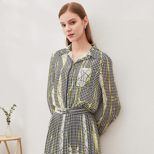 EITIE爱特爱夏季新款几何印花显瘦衬衣上衣7009710 商品图2