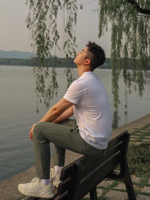 【特*步同款速干衣】同源工厂剪标速干衣 ✅细腻轻薄，排汗秒干 ✅耐磨不起球，春夏必备 ✅黑白两色基础款，简约百搭 ✅尺码从S-4XL，70-215斤都能穿可正式可休闲可运动，可做情侣款，实穿必入！ 商品图0