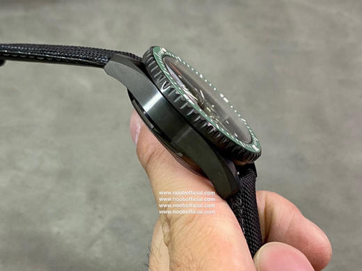 NOOB宝珀五十寻计时深潜器飞返计时码表问世了，直径43mm。【表壳】牙圈对版，立体感强！永不退色，手感爽滑且不伤肌肤。 商品图9