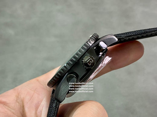 NOOB宝珀五十寻计时深潜器飞返计时码表问世了，直径43mm。【表壳】牙圈对版，立体感强！永不退色，手感爽滑且不伤肌肤。 商品图14