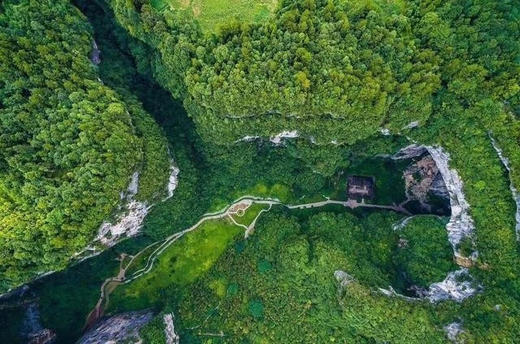 西南——重庆深度环线+恩施大峡谷全景9-12天    （重庆南川金佛山、苗绣拍摄、古镇赶集、涪陵大裂谷、武隆天坑地缝、黄水林海、洪崖洞、长江索道+湖北恩施大峡谷） 商品图1