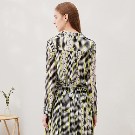 EITIE爱特爱夏季新款几何印花显瘦衬衣上衣7009710 商品图4