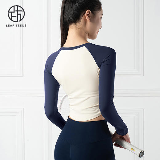 跃牌【倚窗听雨系列】新款带胸垫紧身拼色上衣T恤瑜伽服长袖CX48-22 商品图5