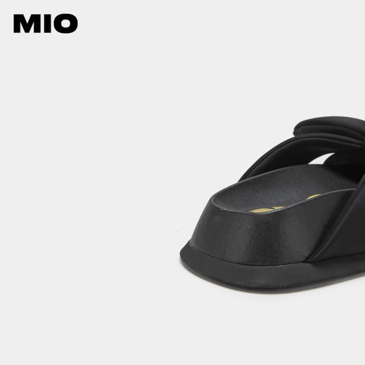 MIO米奥夏季纯色中跟一字拖厚底爱心水钻甜美蝴蝶结复古勃肯拖鞋M233127601 商品图4