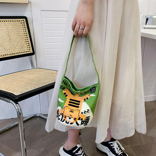 ZX-213大容量水桶包帆布涂鸦帆布包时尚手提包 商品图2