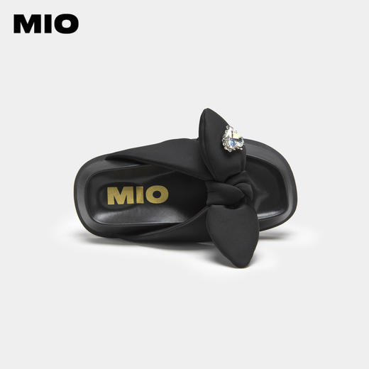 MIO米奥夏季纯色中跟一字拖厚底爱心水钻甜美蝴蝶结复古勃肯拖鞋M233127601 商品图2