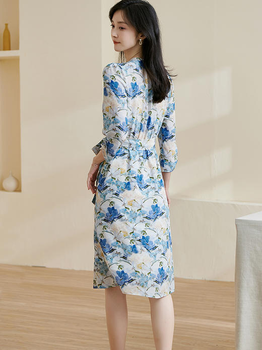 剩S/M/L/XXL 米思阳2024秋季新款100%桑蚕丝印花a字裙子温柔淑女V领连衣裙0670 商品图1