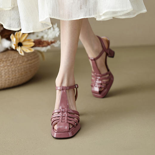 时尚休闲，真皮T型扣带粗跟高跟凉鞋DZM-2349 商品图8