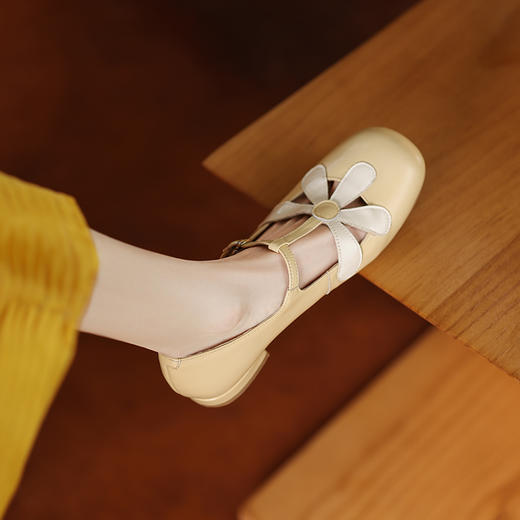 爆款小雏菊，清新减龄真皮镂空拼接浅口单鞋QQJ-JZ-689F 商品图7