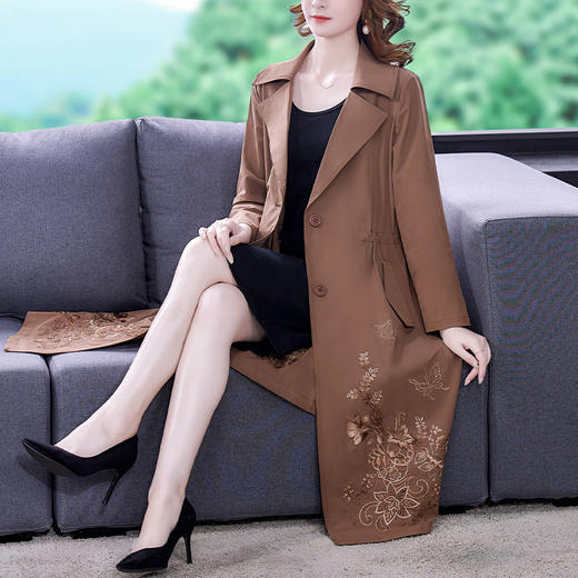 JJLY-新款气质减龄重工刺绣中年妈妈外套 商品图1