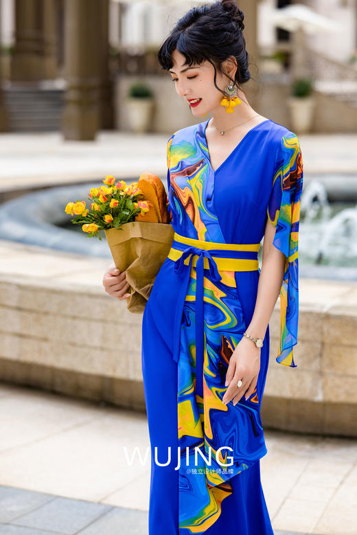 3022083 莱茵印月 克莱茵蓝连衣裙 雾境 商品图2