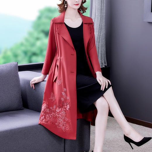 JJLY-新款气质减龄重工刺绣中年妈妈外套 商品图2