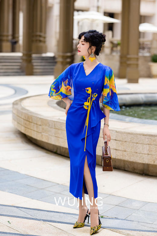 3022003 莱茵印月 克莱茵蓝连衣裙 雾境 商品图0