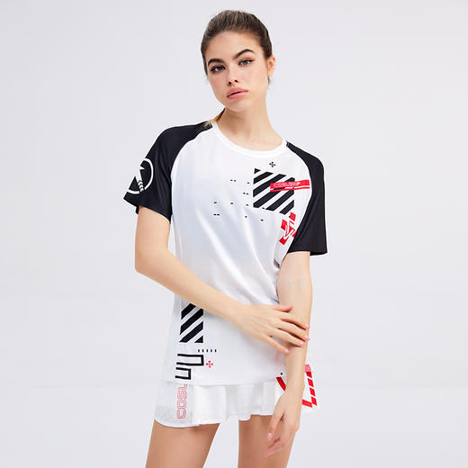 【折扣】科里芙 春夏新款运动跑步上衣女短袖时尚印花透气健身衣 商品图1