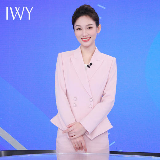 IWY/粉色小香风西装套裙女气质时尚职业装女神范播音主持人上镜工作服22CS2160 商品图1