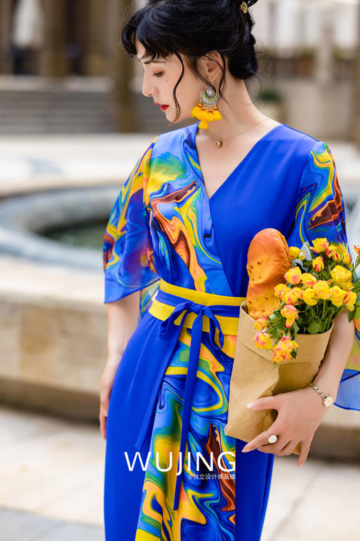 3022083 莱茵印月 克莱茵蓝连衣裙 雾境 商品图1