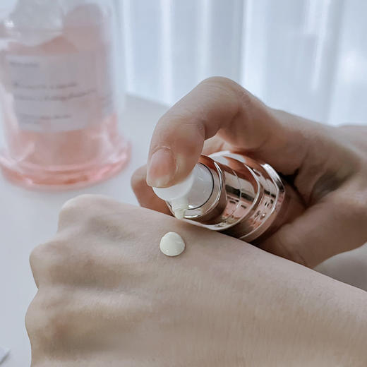 【TOPC养肤美颜霜50g】质地清透不假白 水润轻薄易推开 提亮肤色素颜霜 免卸妆洗面奶即可 商品图1