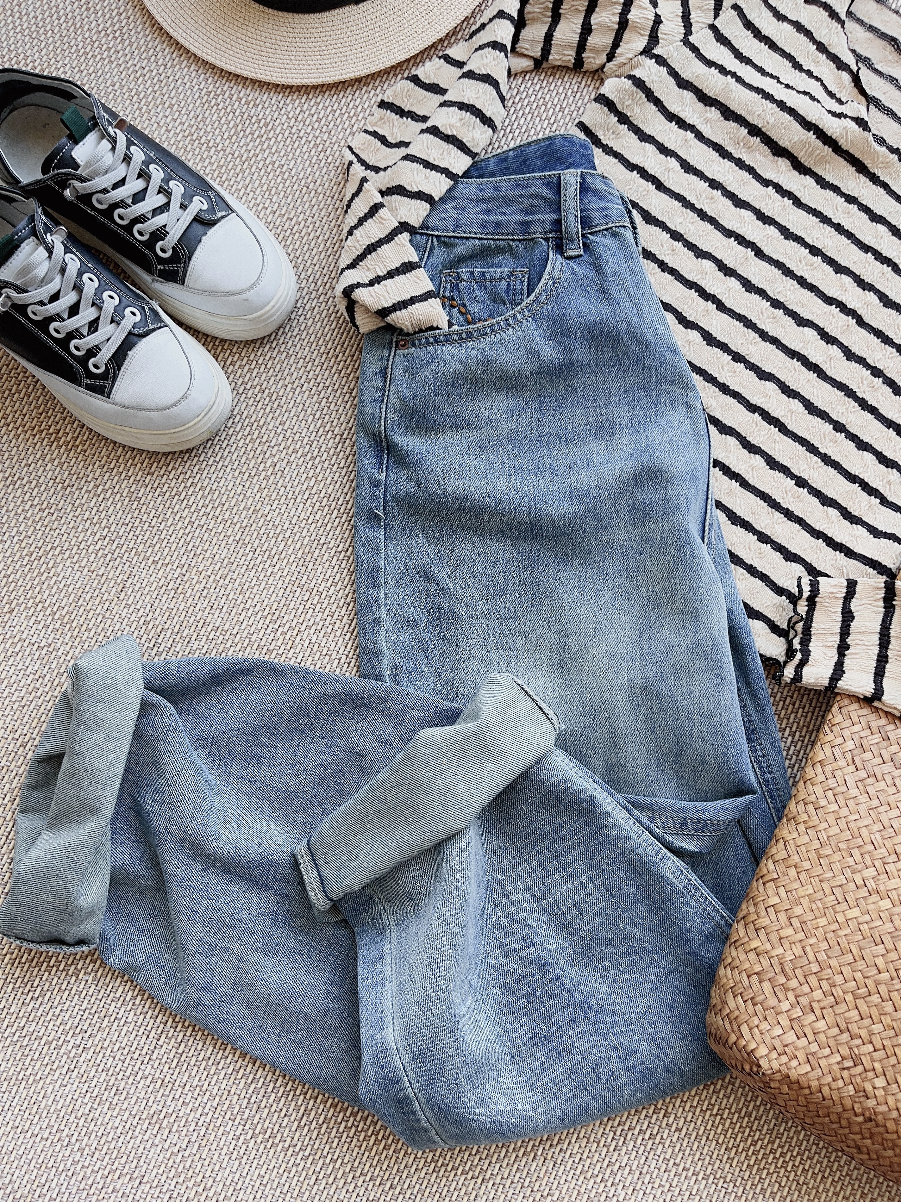 老米优品 / 梦中情裤！韩系男友风 做旧慵懒牛仔裤《背面刺绣桃心❤ 超正！显瘦宽松直筒牛仔裤》帅帅的~~ 无敌显瘦！K230310B