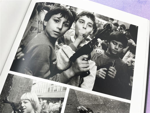 【现货】Letizia Battaglia: Photography as a Life Choice | 莱蒂齐亚·巴塔利亚：摄影是一种生活选择 商品图6