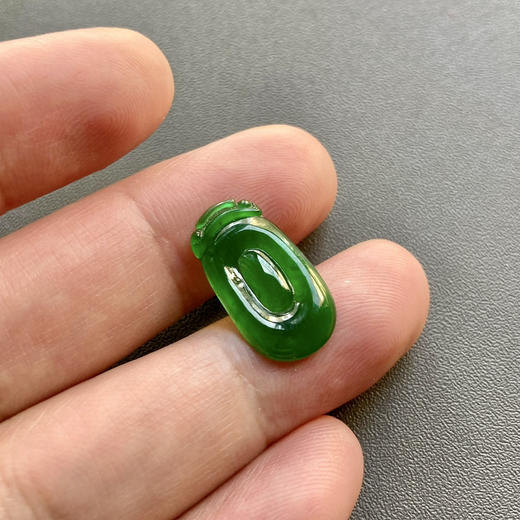 冰种阳绿辣色翡翠福在眼前 商品图5