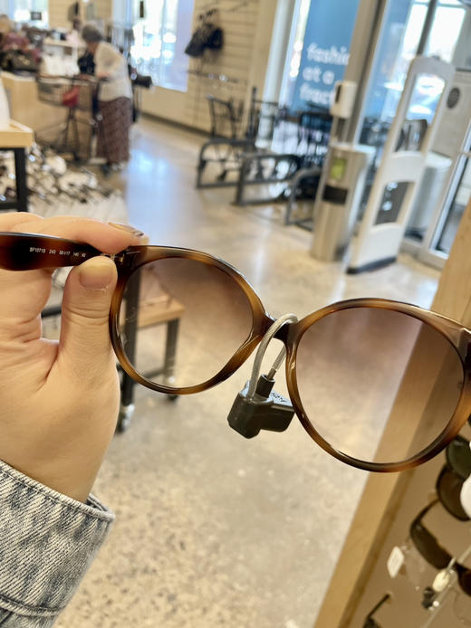 SF菲拉格慕女款墨镜玳瑁色 棕色渐变镜片只要¥889直邮到手！ 商品图1