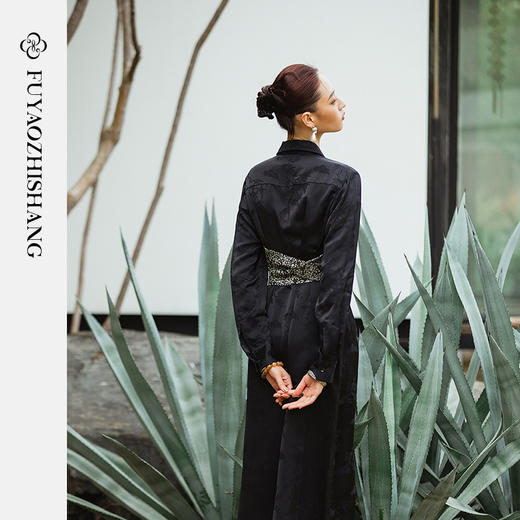 IWY/扶摇系列 轻奢提花褶皱衬衫裙（不含抹胸）23FYQ103 商品图4