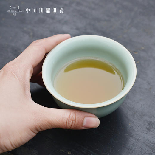 问鼎汝瓷鼎峰系列天青老款精工花鼓杯（缺货） 商品图2