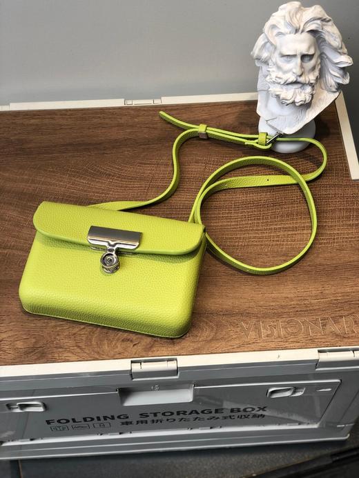 【门店同款】春季夹夹锁扣单肩包 150410697 商品图1